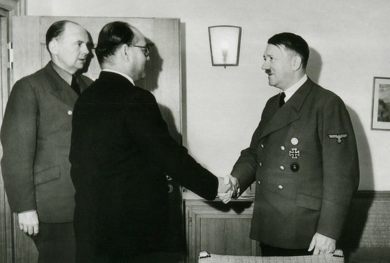 The-Subhas_Chandra_Bose_meeting_Adolf_Hitler